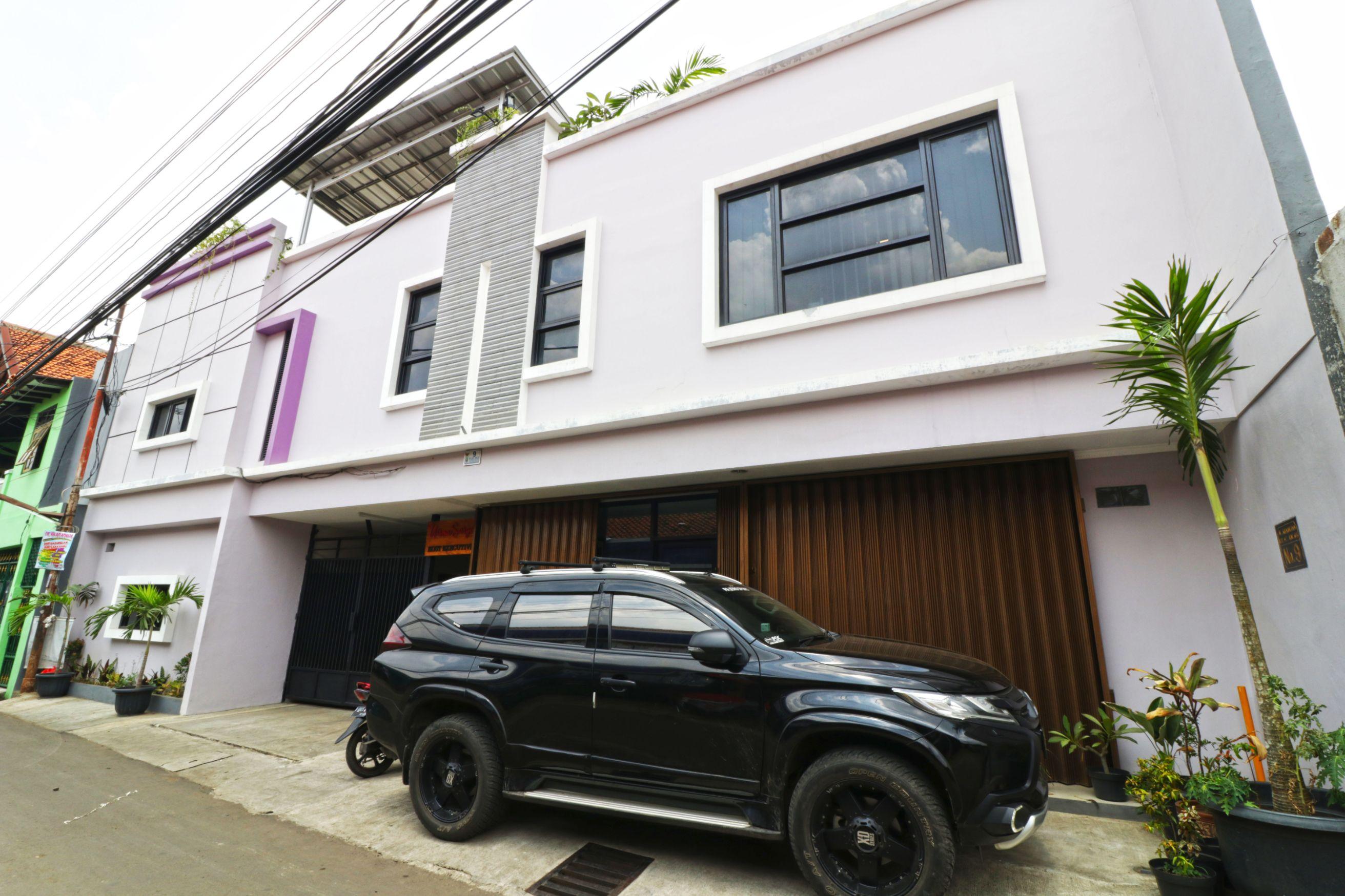 Wisma Surya Hotel Bekasi Bagian luar foto